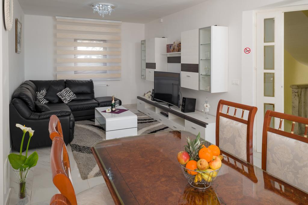 Apartments Villa Luxor Trogir Exterior foto